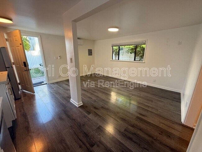 Building Photo - 6051 N Melvin Ave