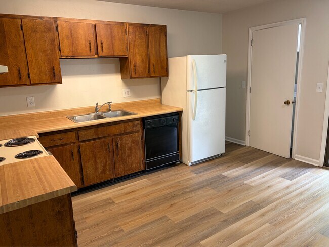 Building Photo - 220 Atkinson Dr