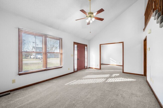 Building Photo - 501 Eysian Rd