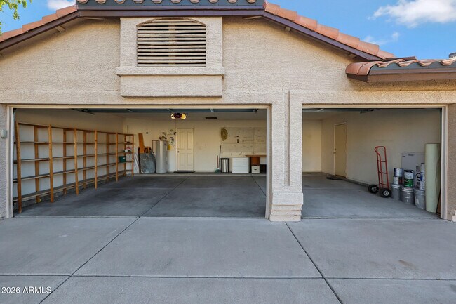 Building Photo - 14215 N 56th Pl