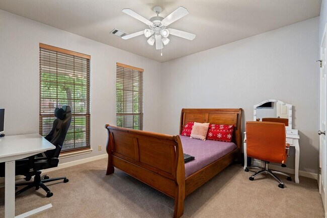 Building Photo - 2812 Cascade Falls Dr