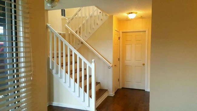 Building Photo - 207 Kyfields