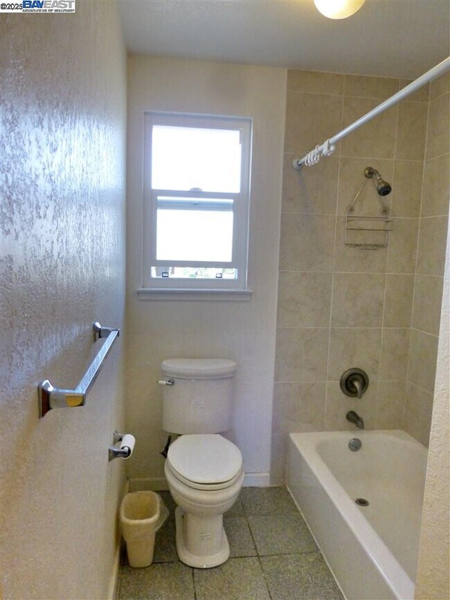 Building Photo - 41772 Chadbourne Dr
