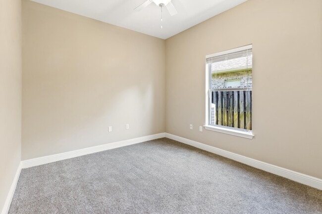 Building Photo - 24 Mozart Ln