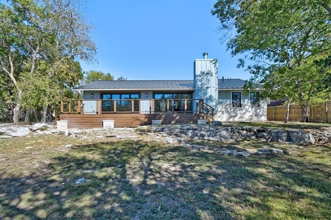 Building Photo - 108 Hub Dr