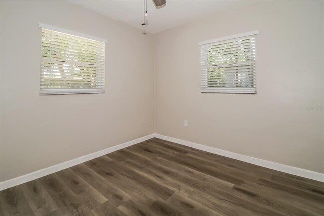 Building Photo - 52 Community Dr