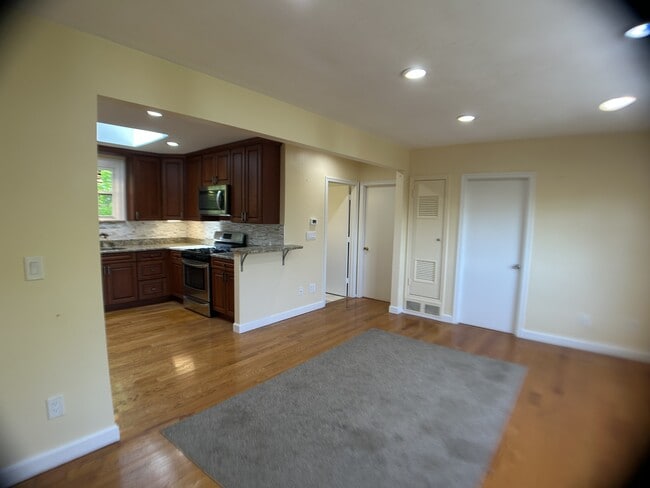 Building Photo - 41 Davis Ave