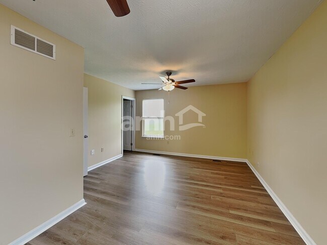 Building Photo - 10324 Fredricksburg Rd