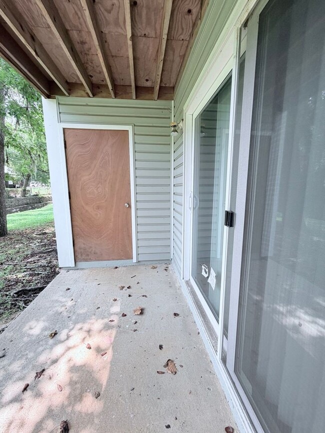 Building Photo - 3705 Aksarben Dr