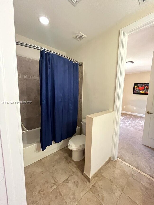 Building Photo - 2750 Jockey Cir