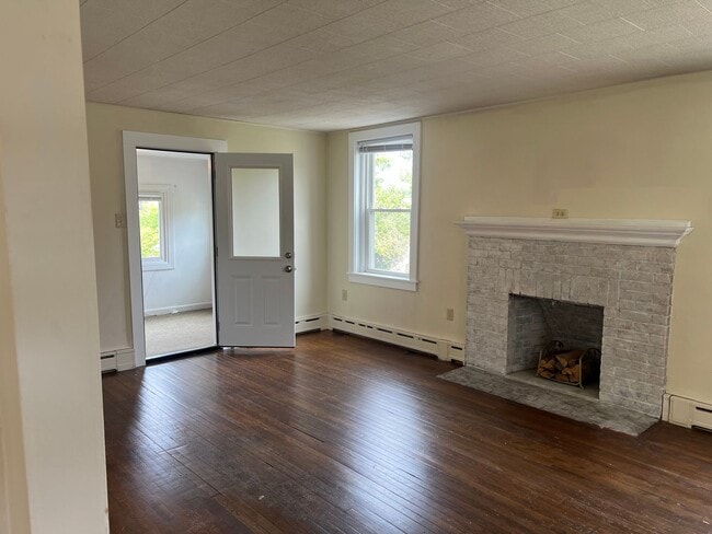 Building Photo - Beautiful 3 Bedroom Home in Millersville!