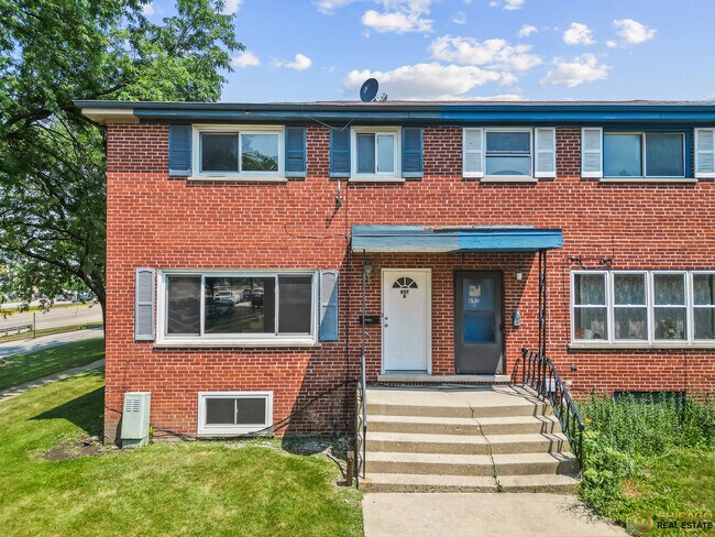 Primary Photo - 897 W North Ave