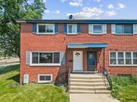 Building Photo - 897 W North Ave