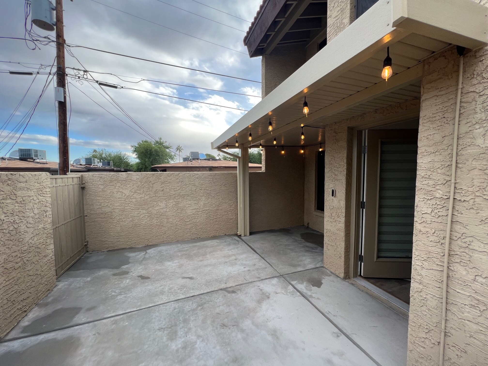 Building Photo - 7835 E Glenrosa Ave