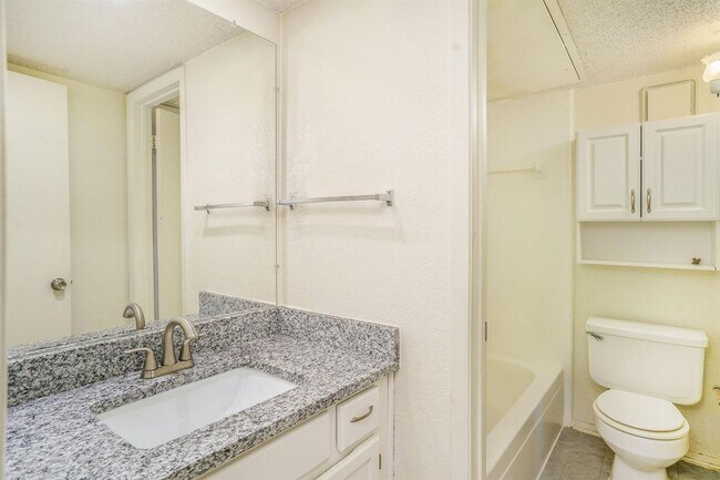 Building Photo - 3628 Hulen Park Cir