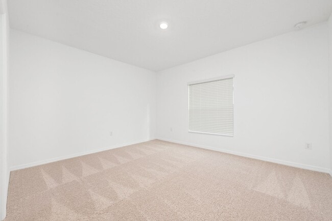 Building Photo - Like New! Spacious 4-Bedroom Home in Stepp...