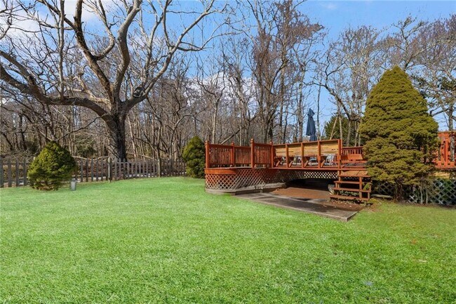 Building Photo - 1059 E Shore Rd