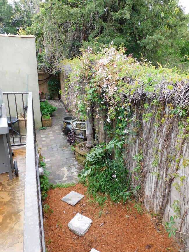 Building Photo - 56 La Venezia Ct