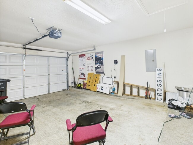 Building Photo - 3203 Von Trapp Ln
