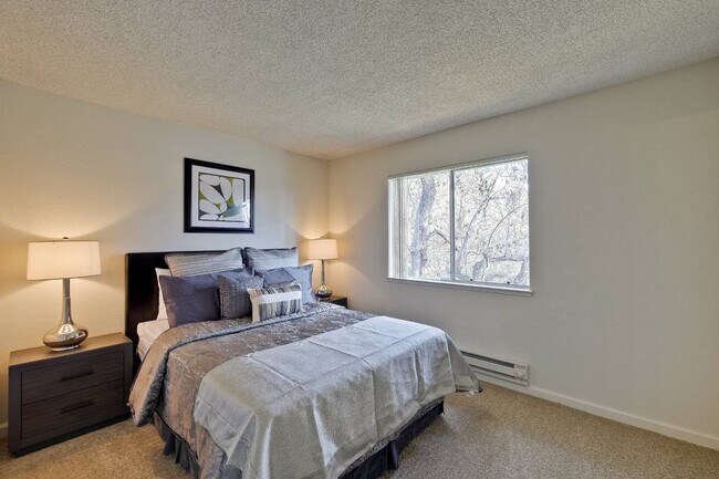 Building Photo - 39581 Ross Common