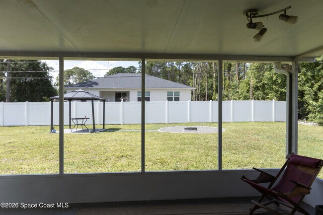 Building Photo - 1572 Holbrook Rd NW