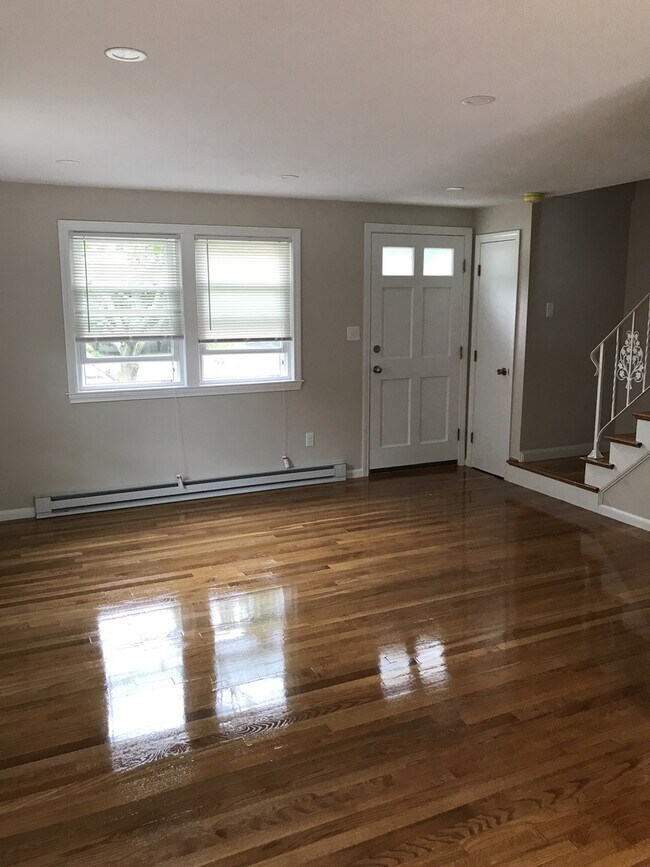 Building Photo - 626-628 Summer St.