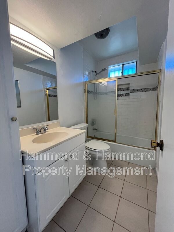 Building Photo - 7924 Laurel Canyon Blvd