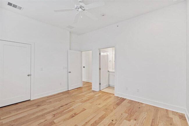 Building Photo - 908 Nueces St
