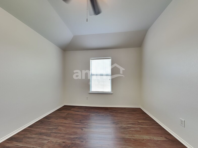 Building Photo - 429 Bell Dr
