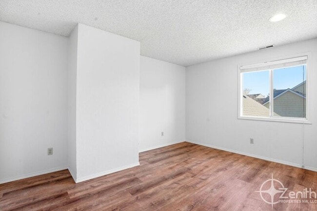 Building Photo - 16101 SE 18th St