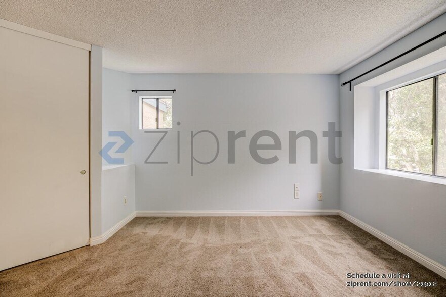 Building Photo - Unit 10