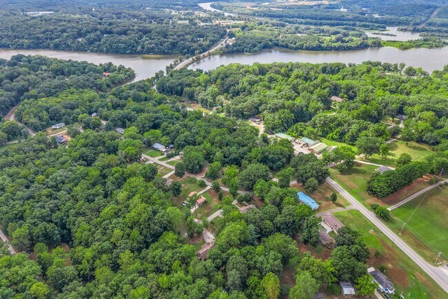 Building Photo - 114 Hickory Hill Dr