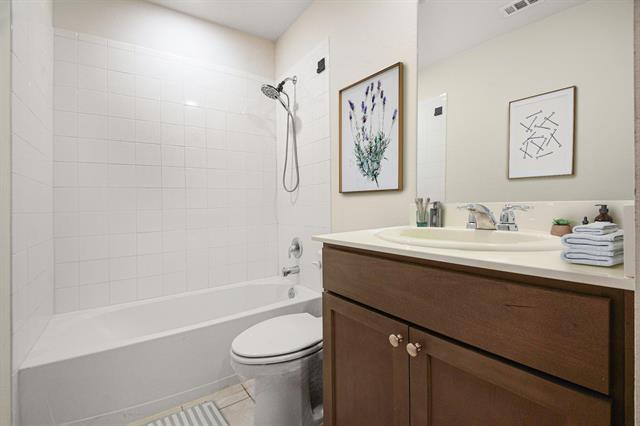 Building Photo - 611 Saddle Club Way