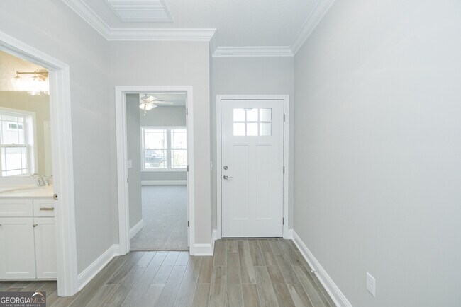 Building Photo - 229 The Villas Wy