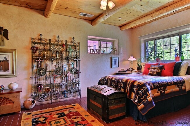 Building Photo - 1854 Griegos Rd NW