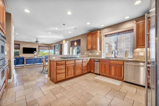 Building Photo - 1520 Taos Ln