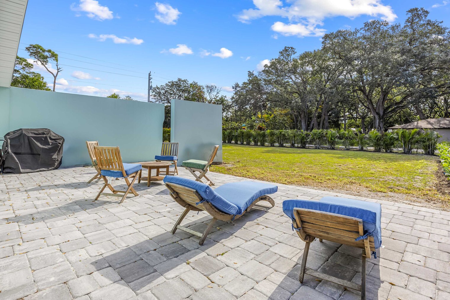 Building Photo - 905 N Tropical Trail