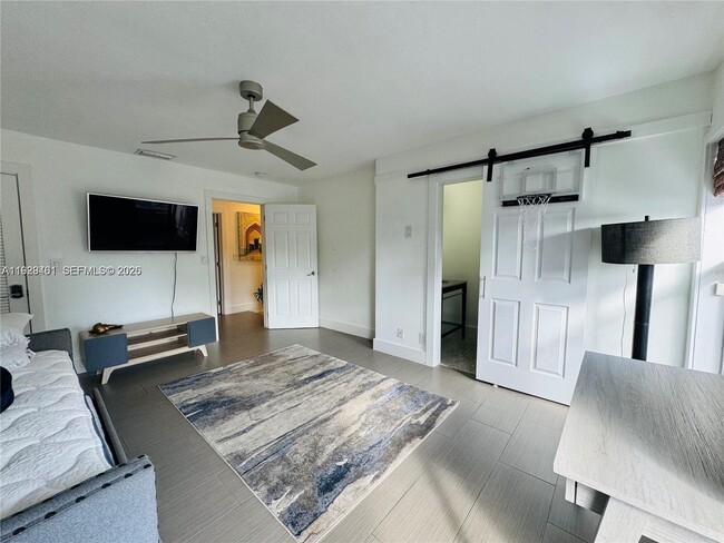 Building Photo - 1987 NE 123rd St