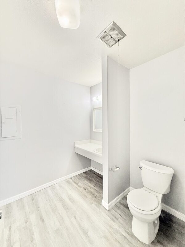 Building Photo - 1799 N Highland Ave