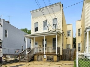 Building Photo - 32 Gardner Ave