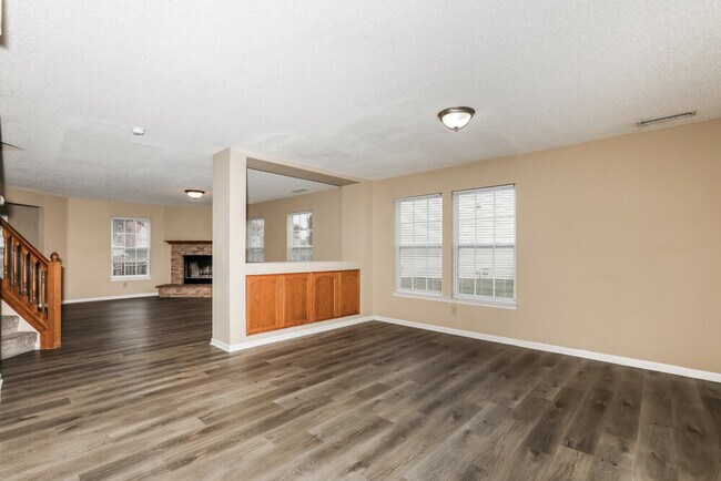 Building Photo - 15213 Beam St