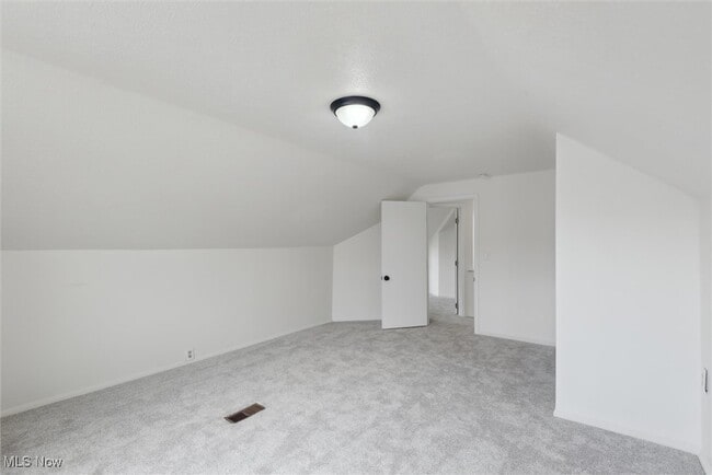 Building Photo - 13849 Shady Oak Blvd