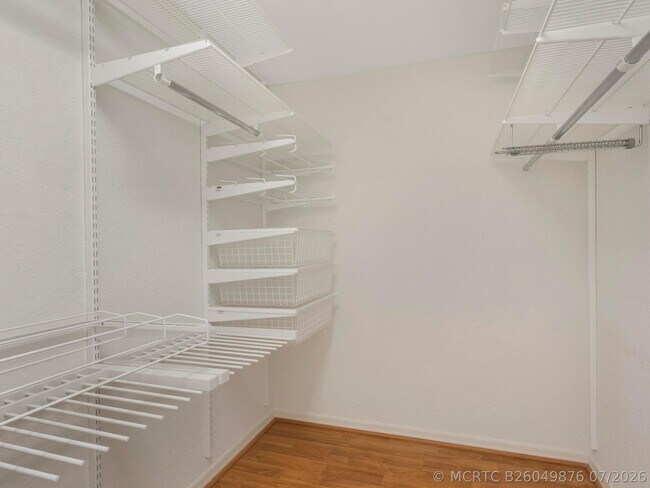 Building Photo - 5279 Brookview Dr