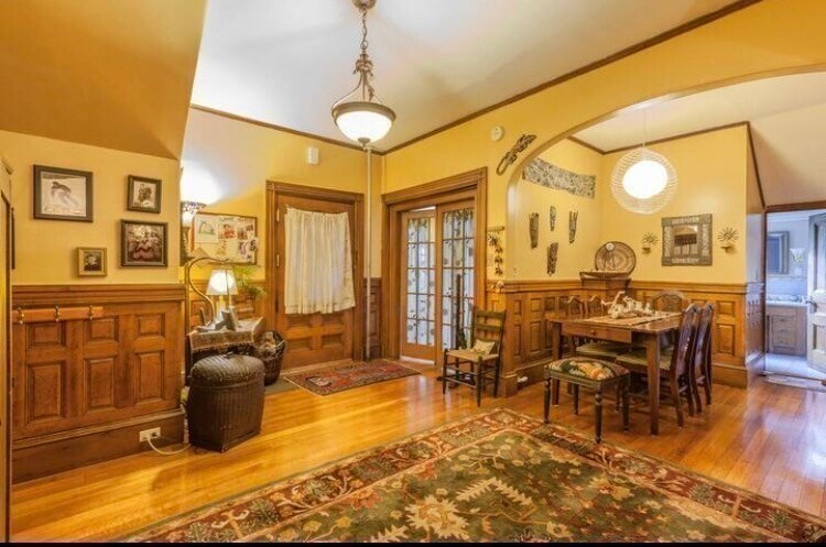 Primary Photo - 153 University Rd