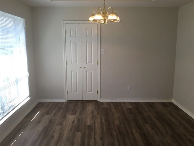 Building Photo - 901 Worden Dr