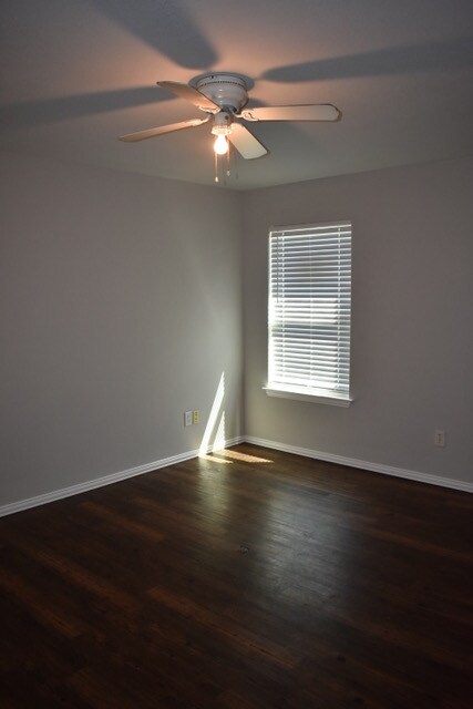 Building Photo - 1715 Manor Garden Curve