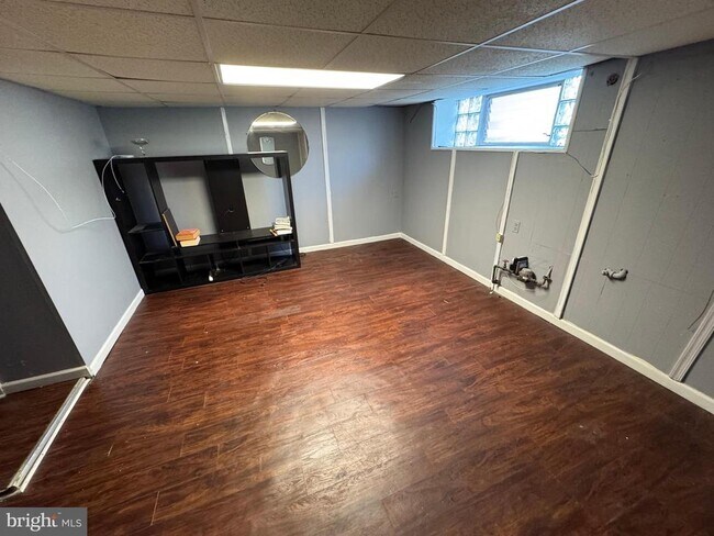Building Photo - 6738 Grovers Ave