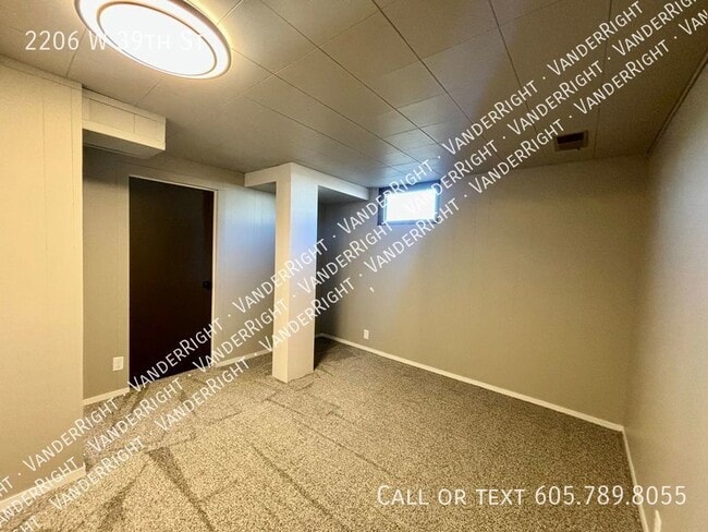 Building Photo - 2206 W 39th St