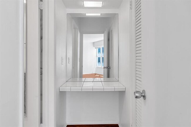 Building Photo - 3700 Galt Ocean Dr