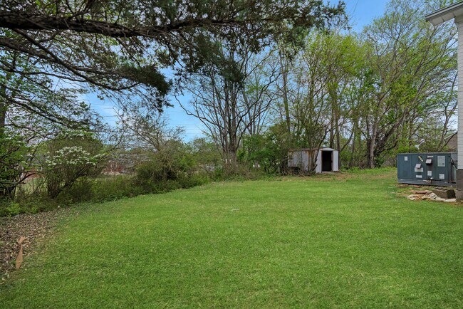 Building Photo - Like New! Fully Renovated 3BR Home | Move-In Ready | Large Lot